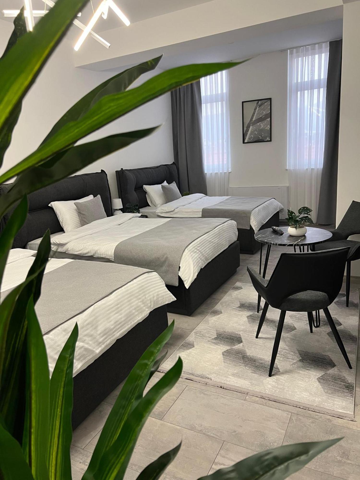 Hotel Le Manoir Gostivar Esterno foto