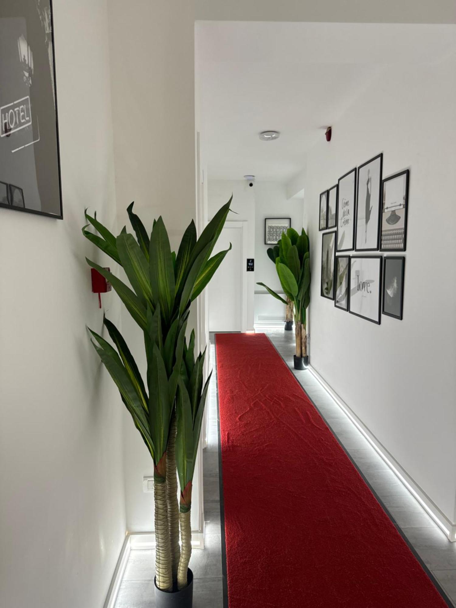 Hotel Le Manoir Gostivar Esterno foto