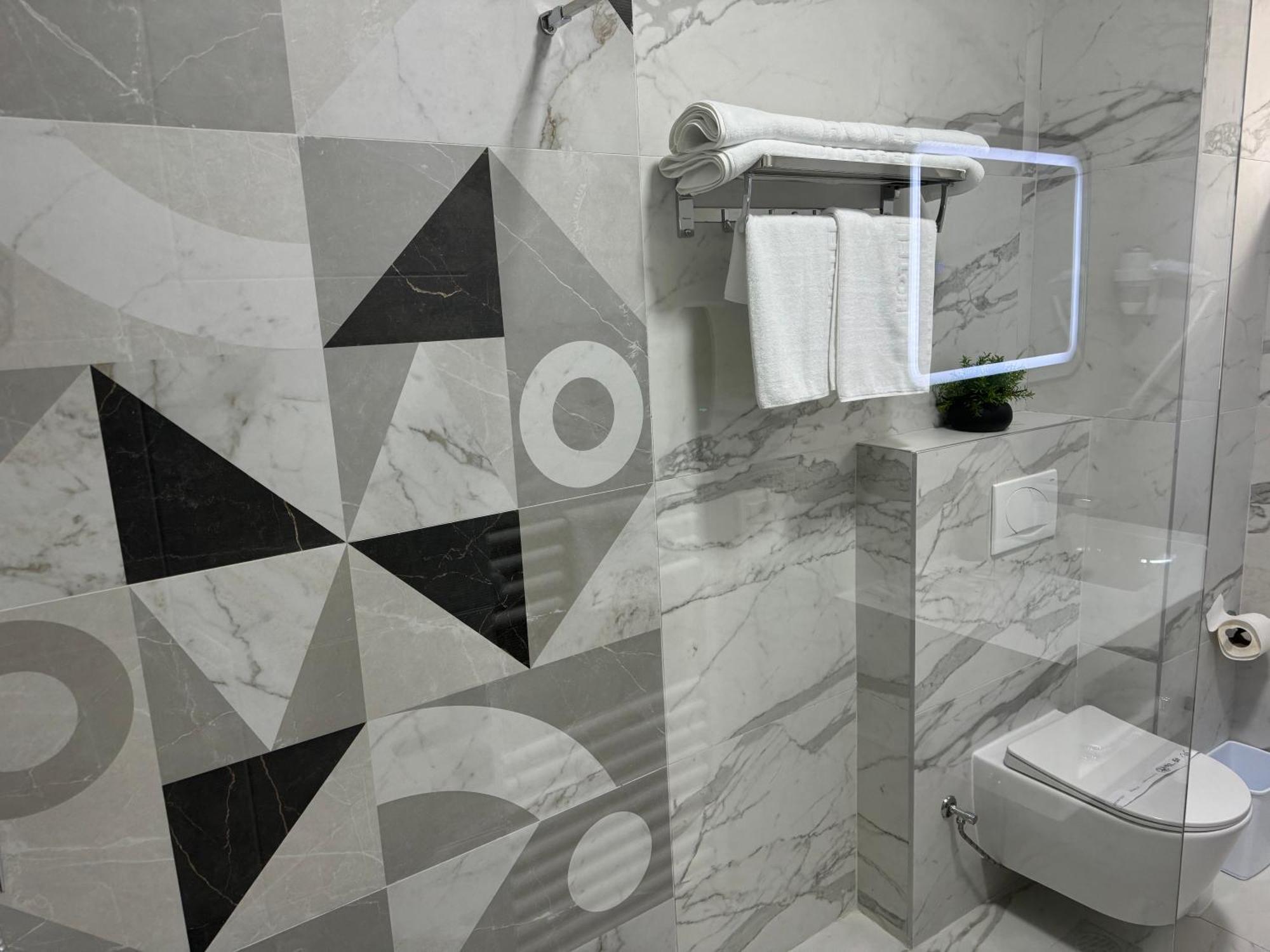 Hotel Le Manoir Gostivar Esterno foto